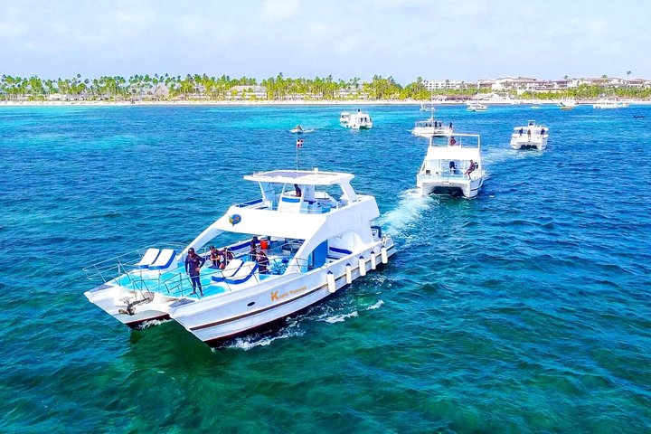 Punta Cana Party Boat Catamaran Full Drink - Photo 1 of 9